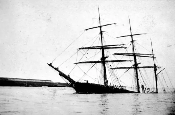 Framed Print : The Barque Berean off Tilbury, 1910 Framed Print : The Barque Berean off Tilbury, 1910