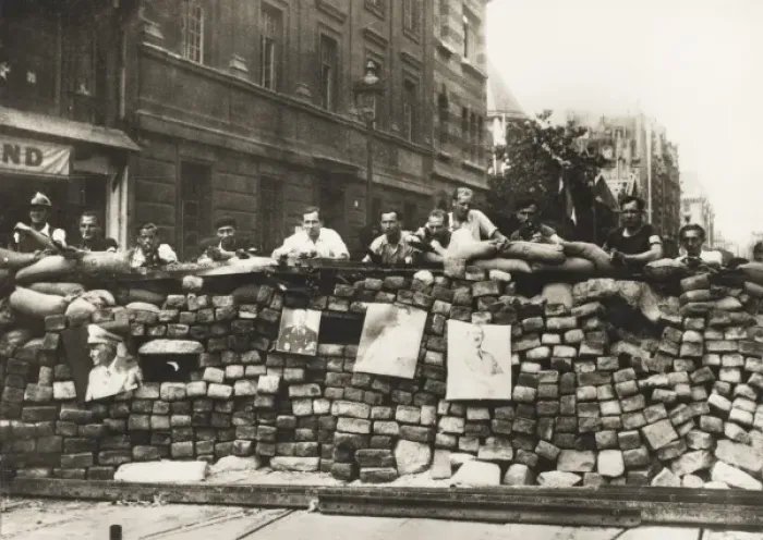 Framed Print : Barricade - Rue Saint Jacques Framed Print : Barricade - Rue Saint Jacques