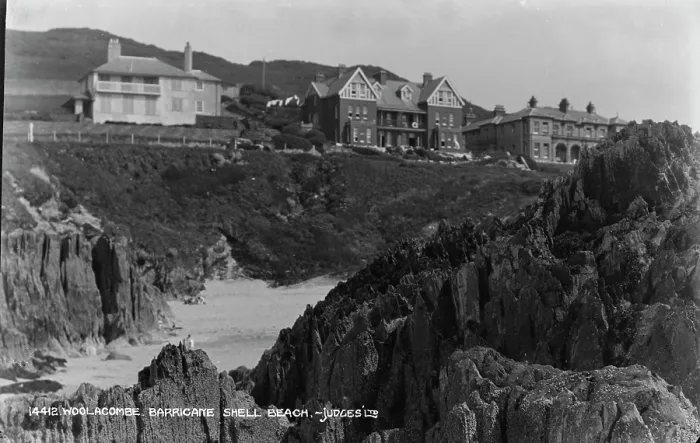 Framed Print : Barricane Shell Beach, Woolacombe Framed Print : Barricane Shell Beach, Woolacombe