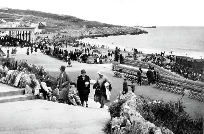 Framed Print : Barry Island Nell's Point probably 1920s Framed Print : Barry Island Nell's Point probably 1920s