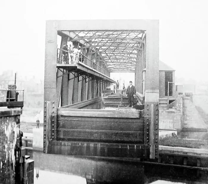 Framed Print : Barton Aqueduct, Manchester Ship Canal Framed Print : Barton Aqueduct, Manchester Ship Canal