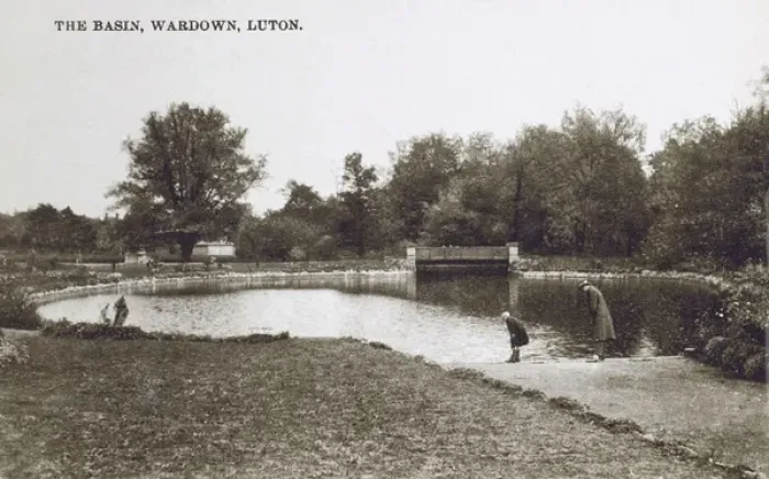 Framed Print : The Basin, Wardown, Luton Framed Print : The Basin, Wardown, Luton