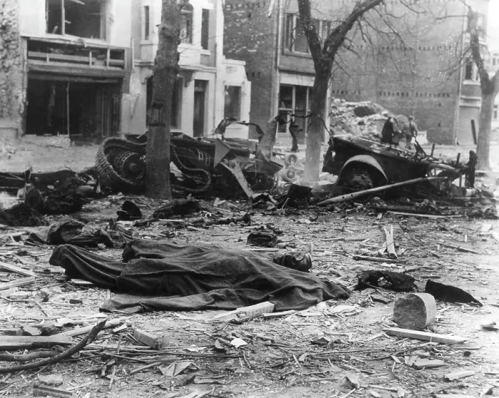 Framed Print : Bastogne, 1944 Framed Print : Bastogne, 1944