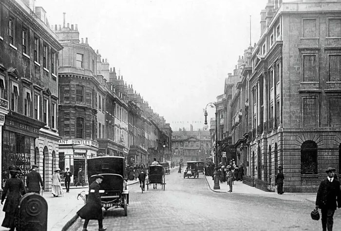 Framed Print : Bath Milsom Street early 1900s Framed Print : Bath Milsom Street early 1900s