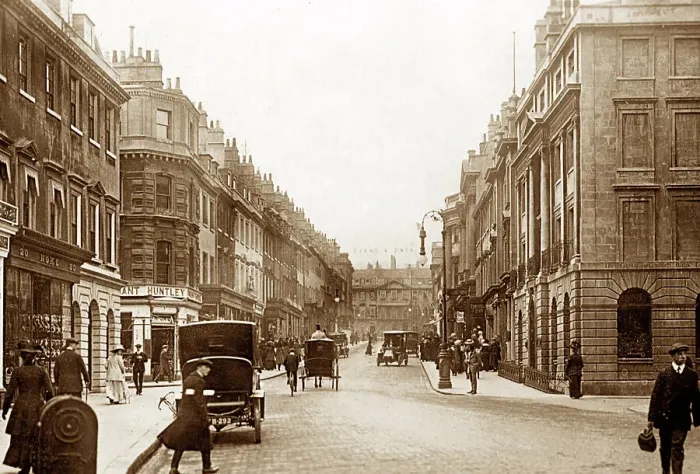 Framed Print : Bath Milsom Street early 1900s Framed Print : Bath Milsom Street early 1900s