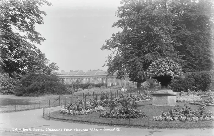 Framed Print : Bath Royal Crescent from Victoria Park