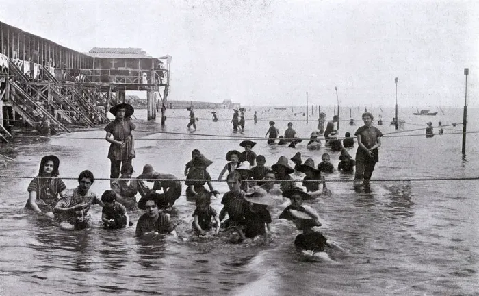 Framed Print : Bathing at the Lido, near Venice Framed Print : Bathing at the Lido, near Venice