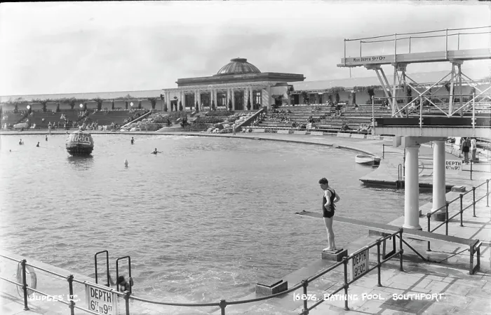 Framed Print : Bathing Pool in Southport Framed Print : Bathing Pool in Southport