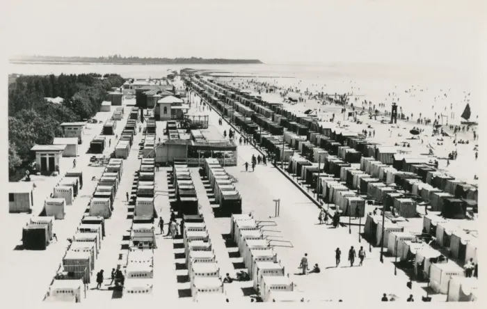 Framed Print : Bathing Tents on the beach at Grado, Italy Framed Print : Bathing Tents on the beach at Grado, Italy