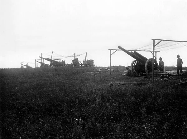 Battery of 60 pounders in action, Contalmaison, France, WW1