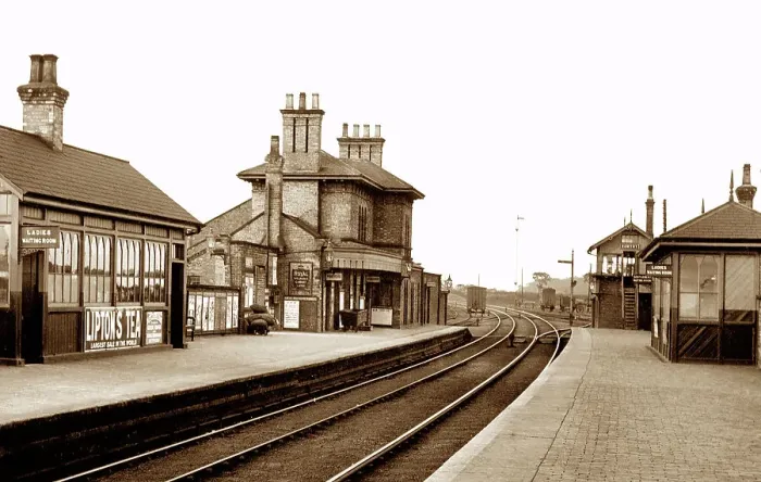 Framed Print : Bawtry Railway Station early 1900s Framed Print : Bawtry Railway Station early 1900s