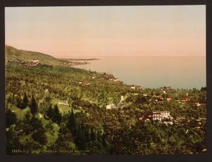 Framed Print : The bay, Gardone, Lake Garda, Italy Framed Print : The bay, Gardone, Lake Garda, Italy