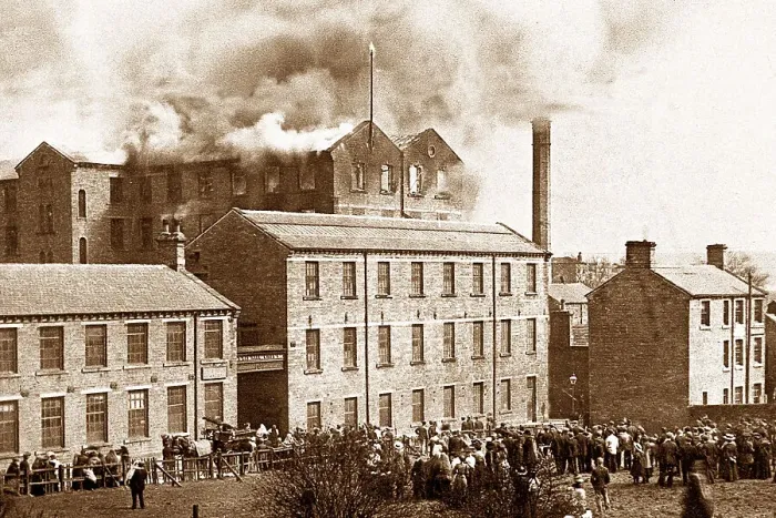 Framed Print : Bayhall Mills fire, Birkby, Huddersfield 15th April 1909 Framed Print : Bayhall Mills fire, Birkby, Huddersfield 15th April 1909
