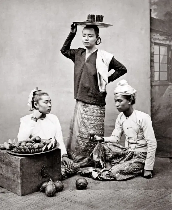 Framed Print : Bazaar Girls Dutch East Indies, Java, Indonesia Framed Print : Bazaar Girls Dutch East Indies, Java, Indonesia