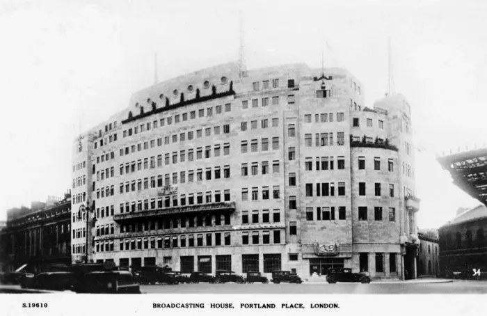 Framed Print : BBC Broadcasting House, London W1 Framed Print : BBC Broadcasting House, London W1