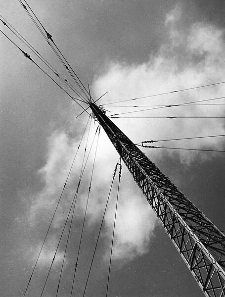 The BBC transmission mast at Dodford, Northamptonshire, England. Date: 1950s