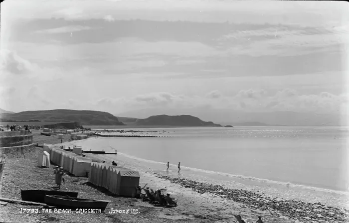 Framed Print : The Beach at Criccieth Framed Print : The Beach at Criccieth