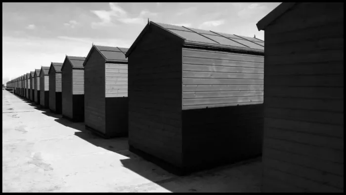 Framed Print : Beach huts, Hastings, Kent Framed Print : Beach huts, Hastings, Kent