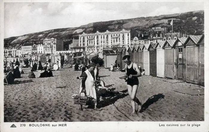 Framed Print : Beach Huts on the seafront at Boulogne-sur-Mer Framed Print : Beach Huts on the seafront at Boulogne-sur-Mer