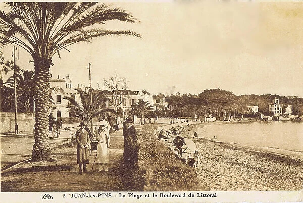 Beach on Le Boulevard du Littoral at Juan-Les-Pins