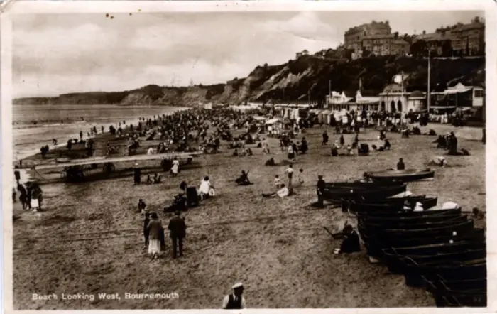 Framed Print : Beach - Looking West, Bournemouth, Dorset Framed Print : Beach - Looking West, Bournemouth, Dorset