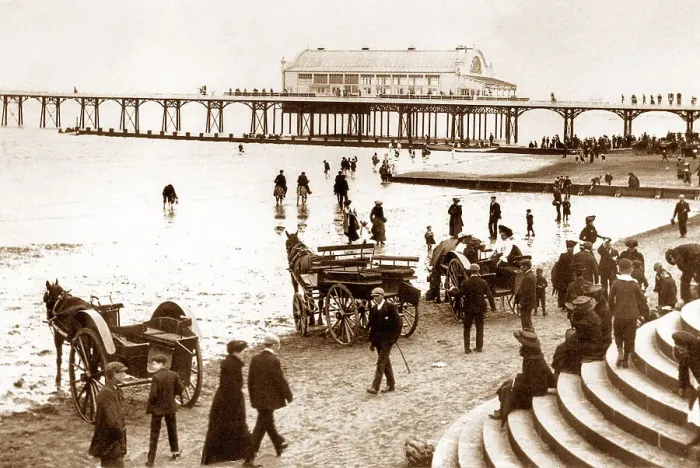 Framed Print : Beach and Pier, Cleethorpes Framed Print : Beach and Pier, Cleethorpes