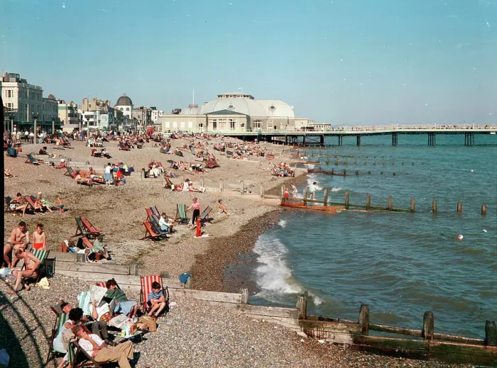Framed Print : The beach and pier, Worthing Framed Print : The beach and pier, Worthing