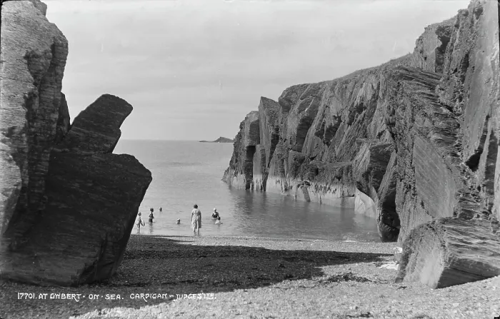 Framed Print : Beach Scene at Gymbert on Sea Framed Print : Beach Scene at Gymbert on Sea