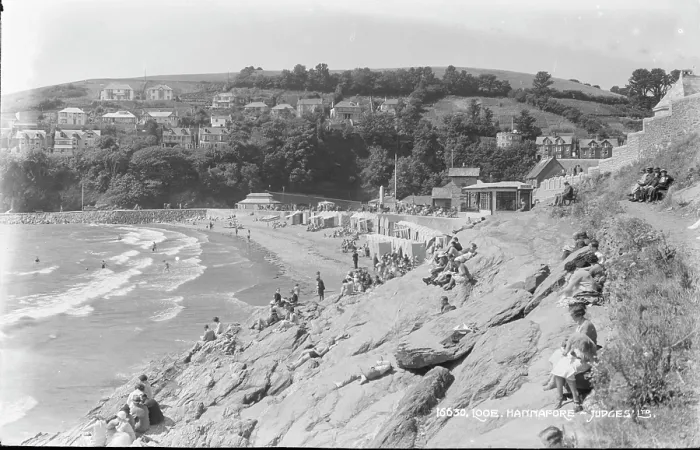 Framed Print : Beach Scene at Hannafore Framed Print : Beach Scene at Hannafore