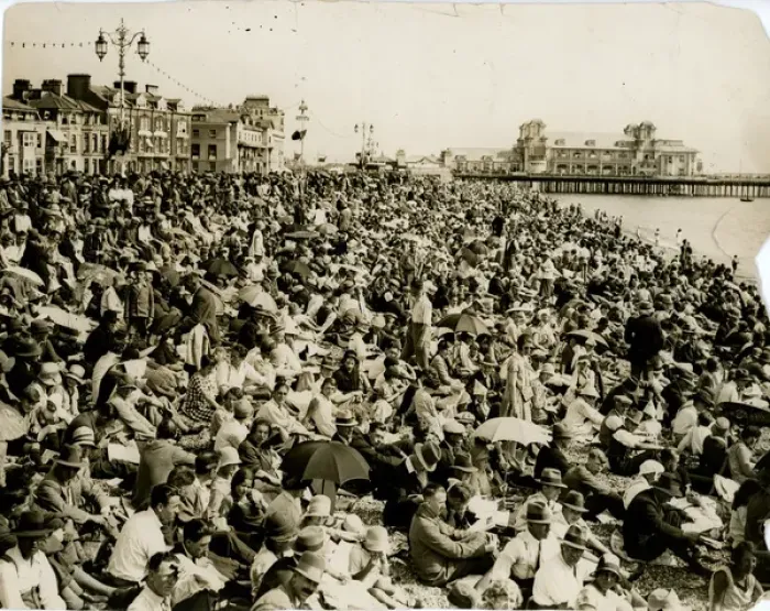 Framed Print : The beach at Southsea on 7 September 1929 during the 192? Framed Print : The beach at Southsea on 7 September 1929 during the 192?