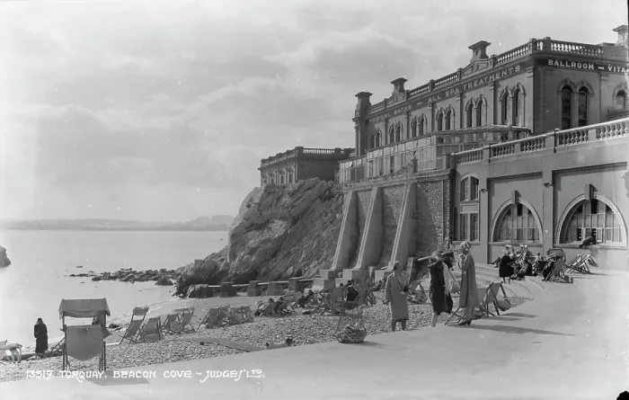 Framed Print : Beacon Cove in Torquay