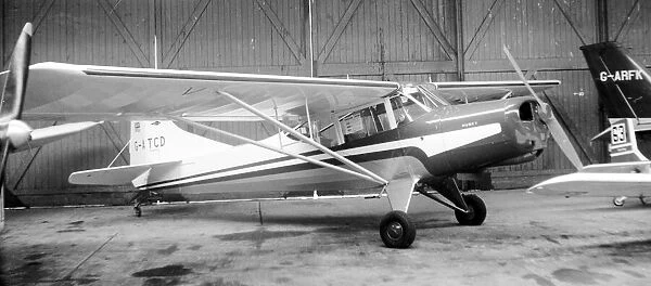 Beagle D. 5-180 Husky G-ATCD