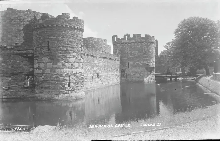 Framed Print : Beaumaris Castle