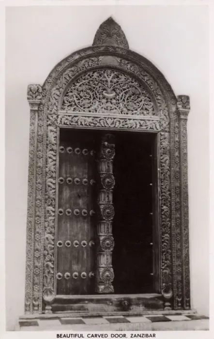 Framed Print : Beautiful Carved Door - Zanzibar Framed Print : Beautiful Carved Door - Zanzibar