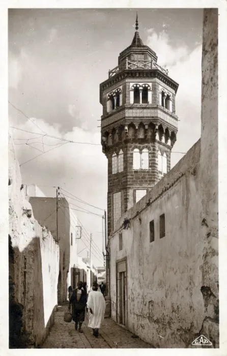 Framed Print : The beautiful minaret of the Grand Mosque at Bizerte (Bizerta), Tunisia Framed Print : The beautiful minaret of the Grand Mosque at Bizerte (Bizerta), Tunisia