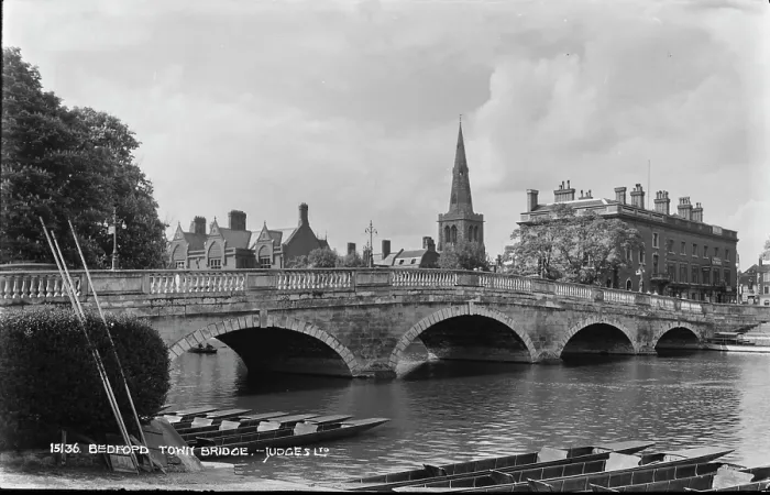 Framed Print : Bedford Town Bridge Framed Print : Bedford Town Bridge