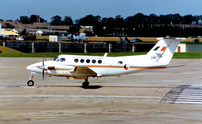 Framed Print : Beech 200 Super King Air 240 Framed Print : Beech 200 Super King Air 240