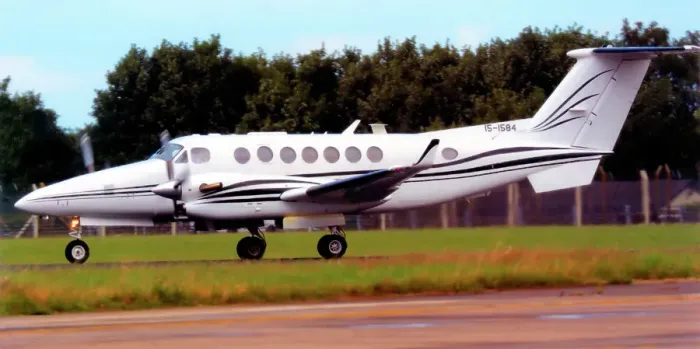 Framed Print : Beech 350 Super King Air 15-01584 - N71885 Framed Print : Beech 350 Super King Air 15-01584 - N71885