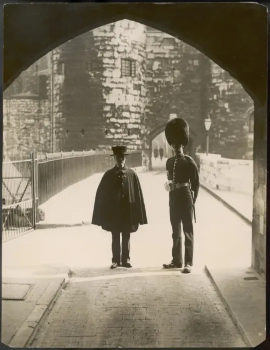 Framed Print : Beefeater and Guardsman Framed Print : Beefeater and Guardsman