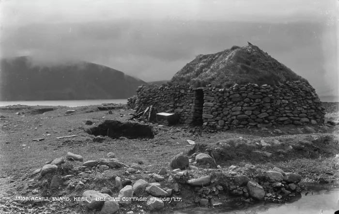 Framed Print : Beehive Cottage on Achill Island Framed Print : Beehive Cottage on Achill Island