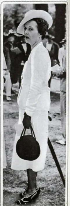 Framed Print : Begum Aga Khan