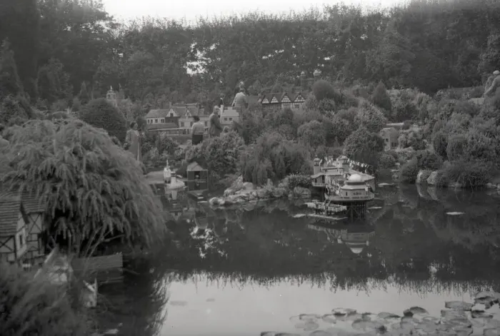 Framed Print : Bekonscot Model Village, Beaconsfield, Bucks