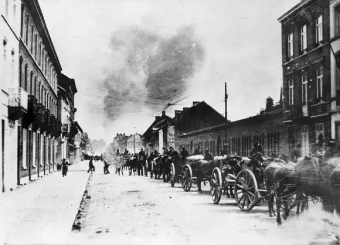 Framed Print : Belgian artillery leaving Tirlemont, Belgium, WW1 Framed Print : Belgian artillery leaving Tirlemont, Belgium, WW1