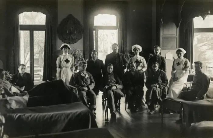 Framed Print : Belgian Patients & VAD Staff, A Ward, Quex Park Framed Print : Belgian Patients & VAD Staff, A Ward, Quex Park