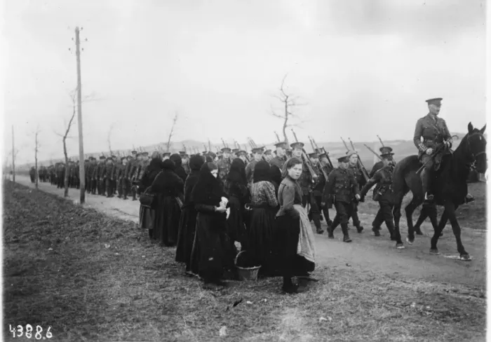 Framed Print : Belgian refugees watch British soldiers, WW1 Framed Print : Belgian refugees watch British soldiers, WW1