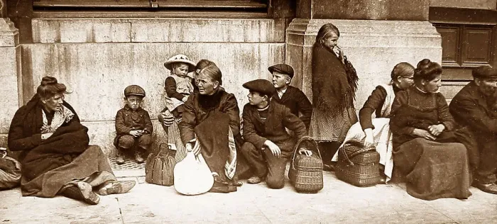 Framed Print : Belgium Antwerp - Belgian refugees during WW1 Framed Print : Belgium Antwerp - Belgian refugees during WW1