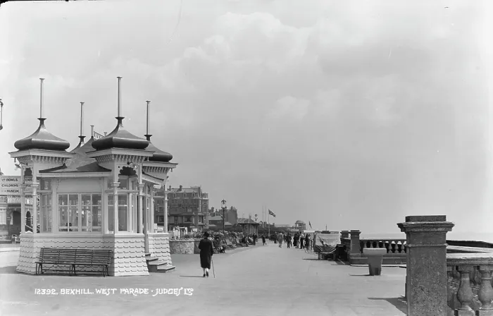 Framed Print : Bexhill West Parade Framed Print : Bexhill West Parade