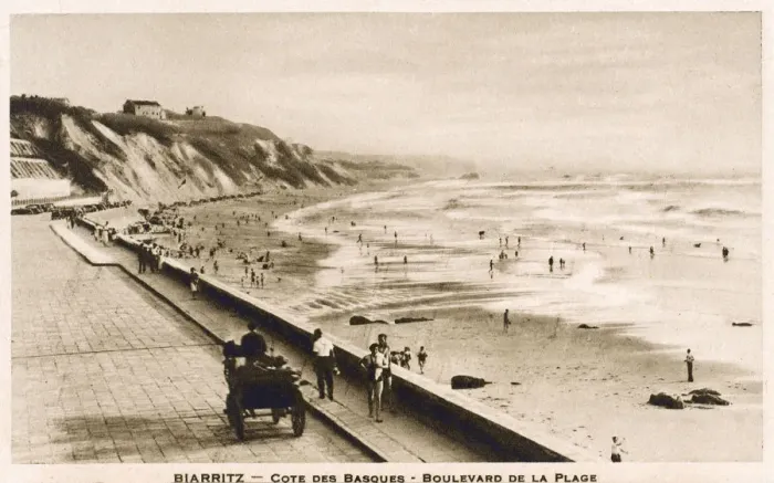 Framed Print : Biarritz, France - Boulveard de la Plage Framed Print : Biarritz, France - Boulveard de la Plage