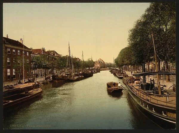 Bier Quay (canal), Hague, Holland