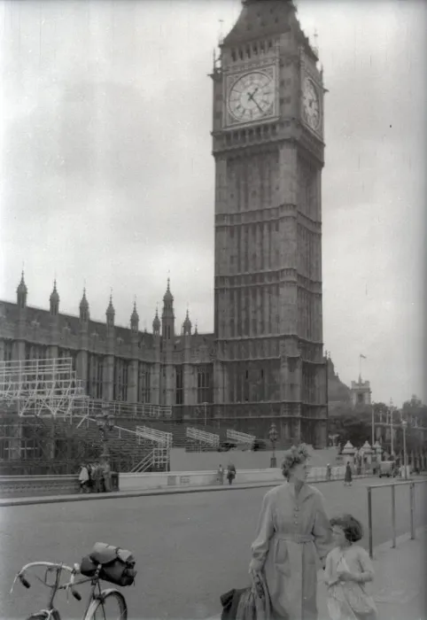 Framed Print : Big Ben and the Houses of Parliament from Westminster Bridge Framed Print : Big Ben and the Houses of Parliament from Westminster Bridge